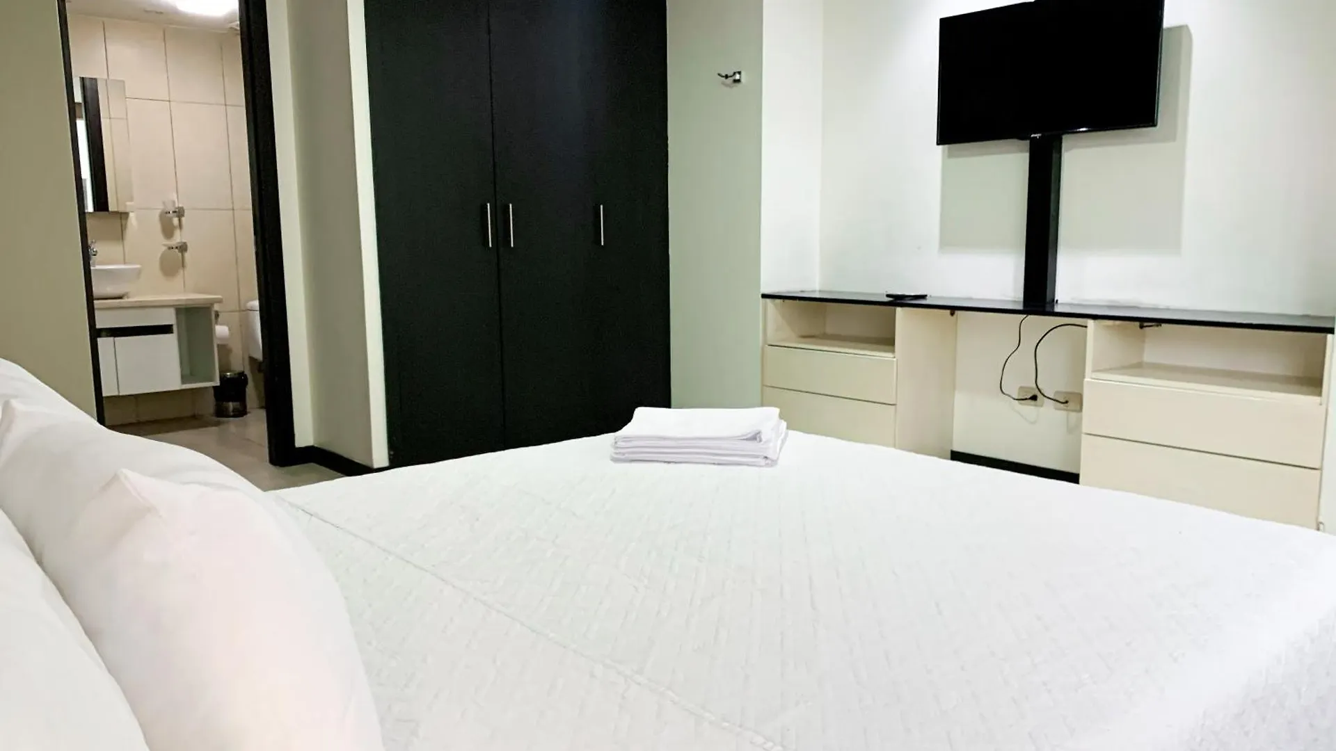 Suite Ejecutiva En El Puerto Santa Ana, Guayaquil 0*,  Ekvádor